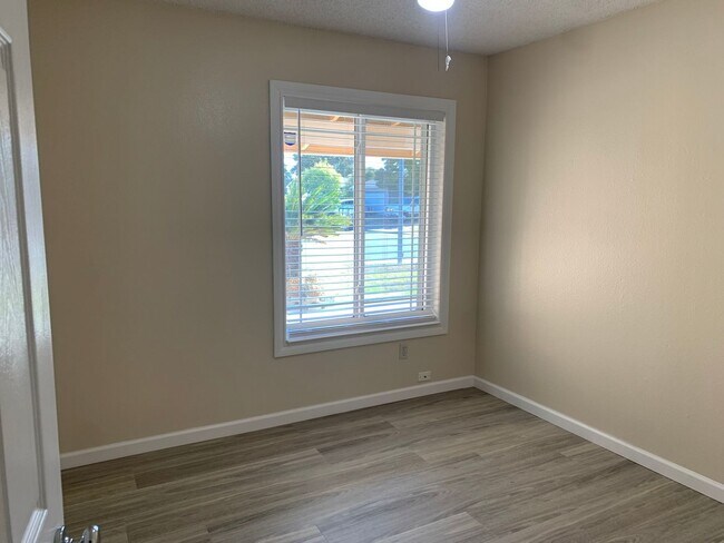 Building Photo - Upgraded Suisun City Home Available NOW!