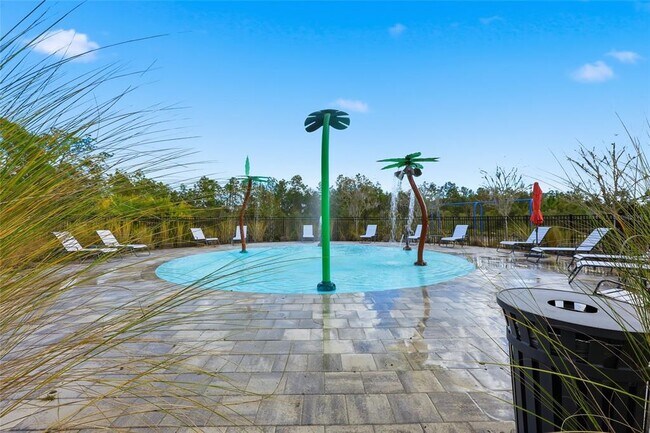 Building Photo - 32992 Major Oak Dr