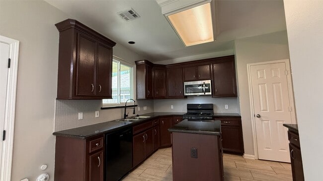 Building Photo - 7206 Bethany Bay Dr