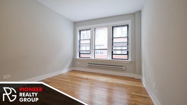 Building Photo - 3941 N Janssen Ave