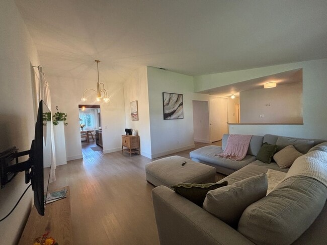 Building Photo - Beautiful Single-Story Gem in Vacaville!