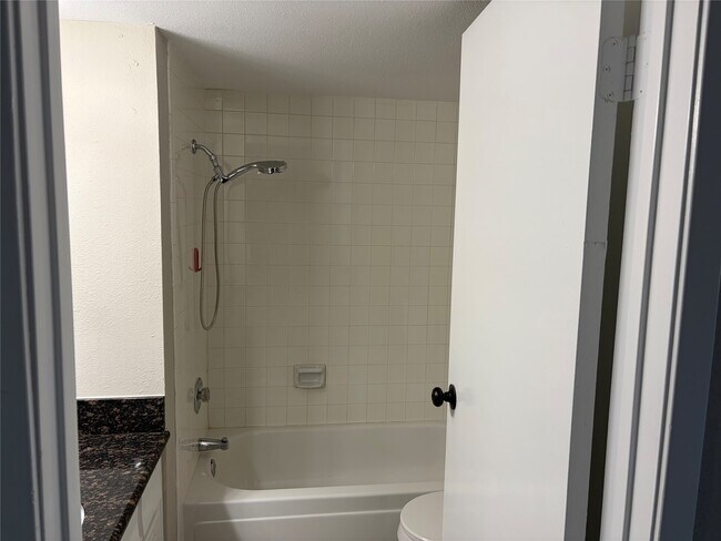 Building Photo - 14555 Wunderlich Dr