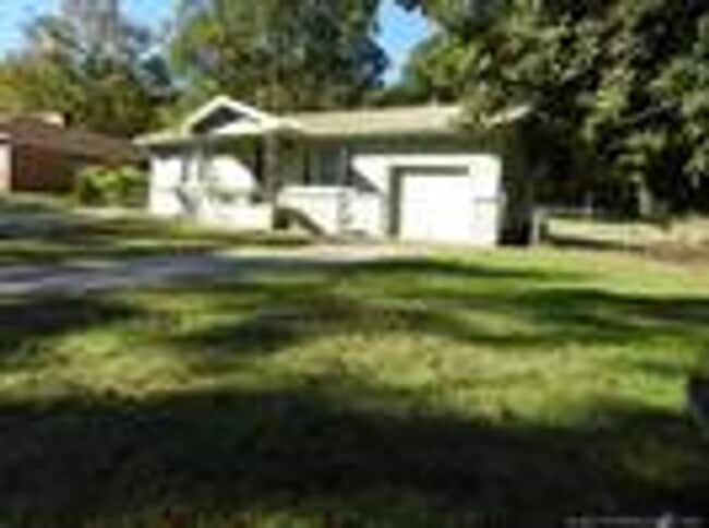 Building Photo - Adorable updated 3 bedroom home in Berryhill Schools.