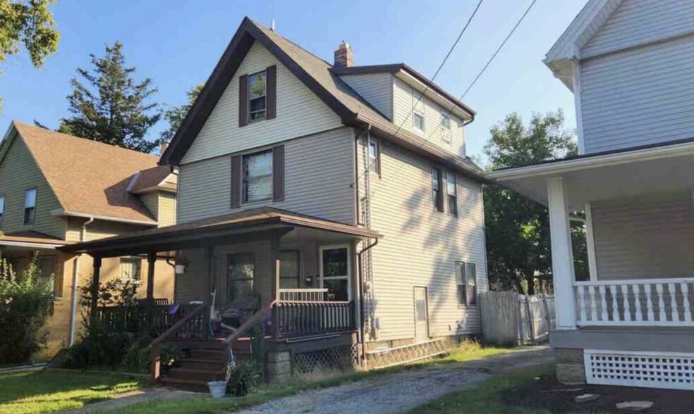 Building Photo - 1573 Westwood Ave