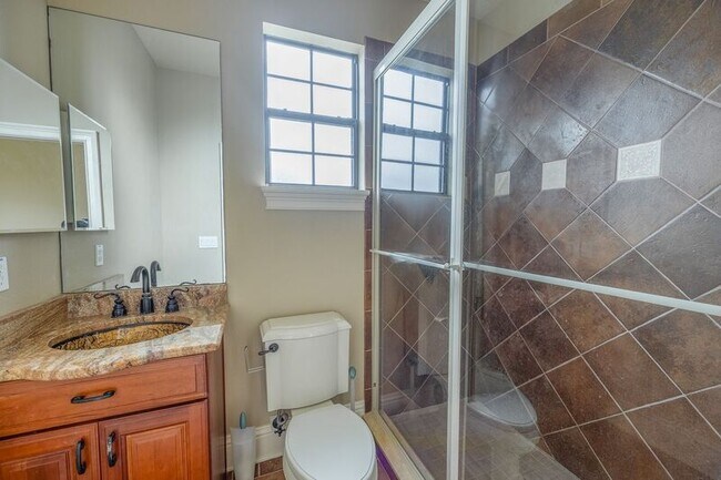 Building Photo - 1605 Kennesaw Dr