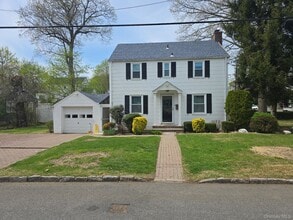 Building Photo - 155 White Rd
