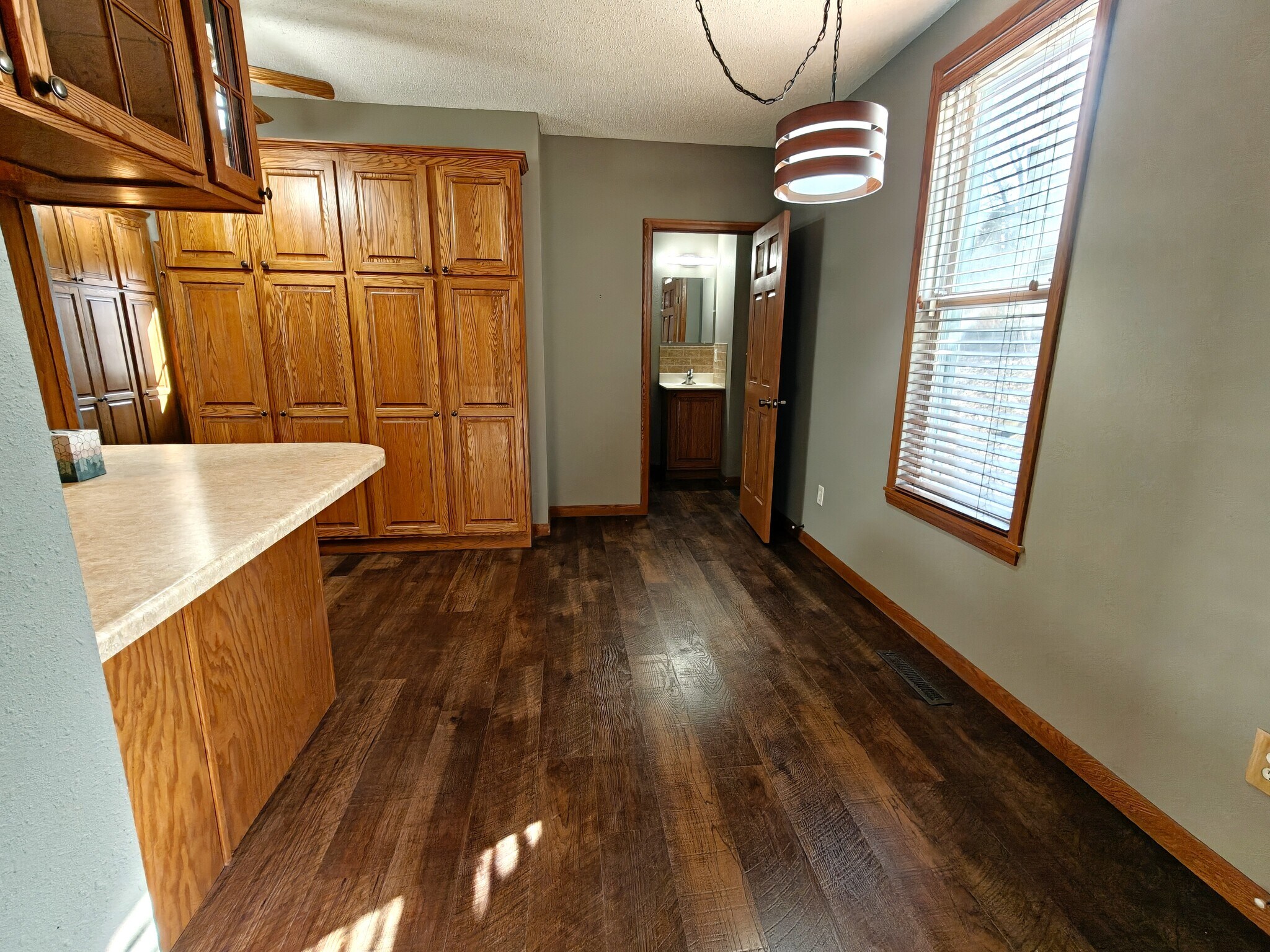 KITCHEN DININGa - 1011 E Grand Ave