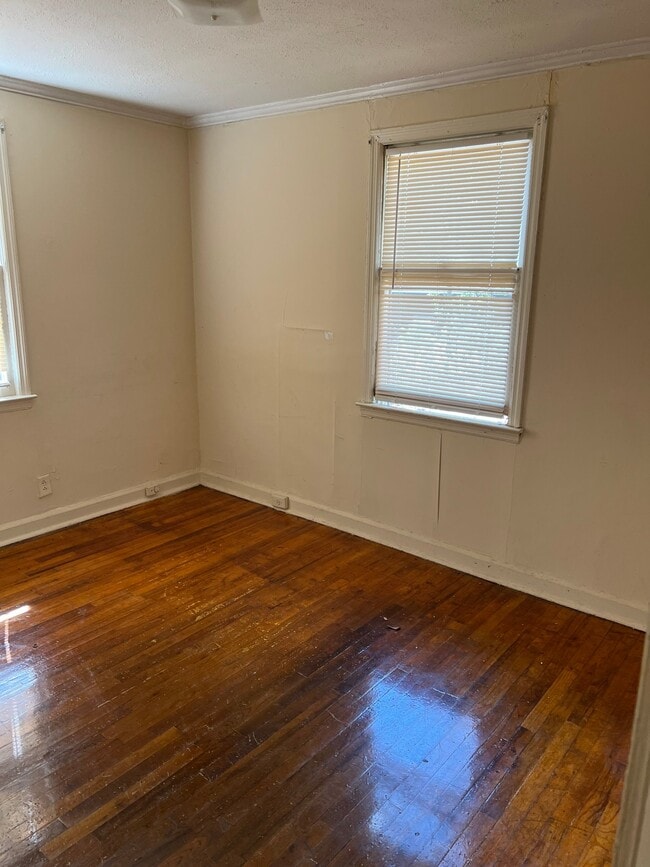 Building Photo - 1835 Bethlea Ave