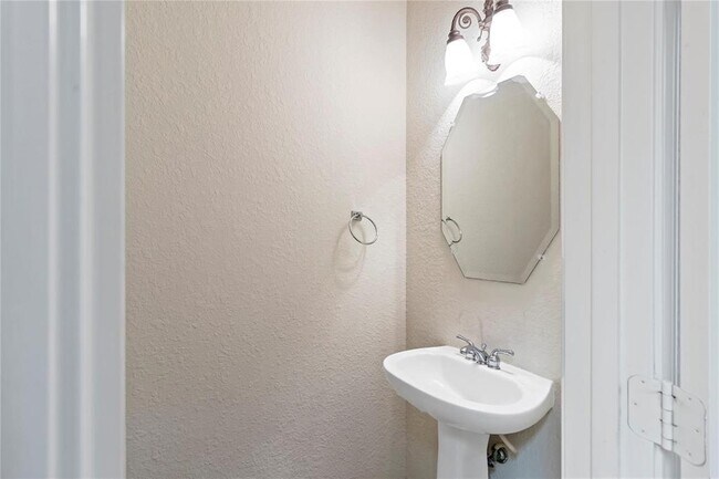 Building Photo - 22115 Blossom Meadow Ct
