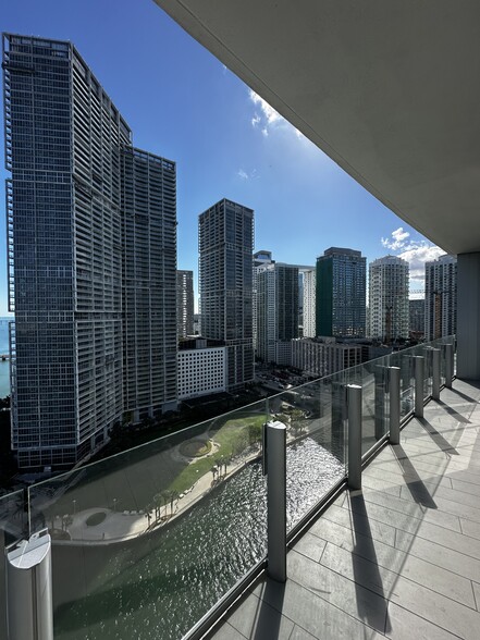 Building Photo - 335 S Biscayne Blvd