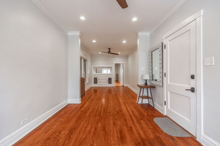 Building Photo - 2732 N Monticello Ave