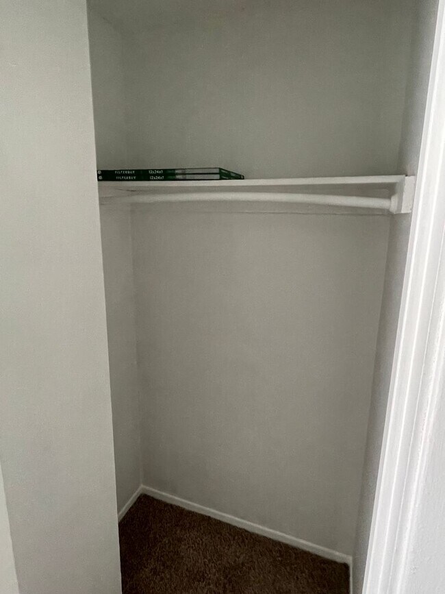 Building Photo - 3 BEDROOM CONDO BY UNT