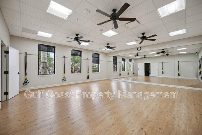 Building Photo - 10485 Crooked Crk Dr