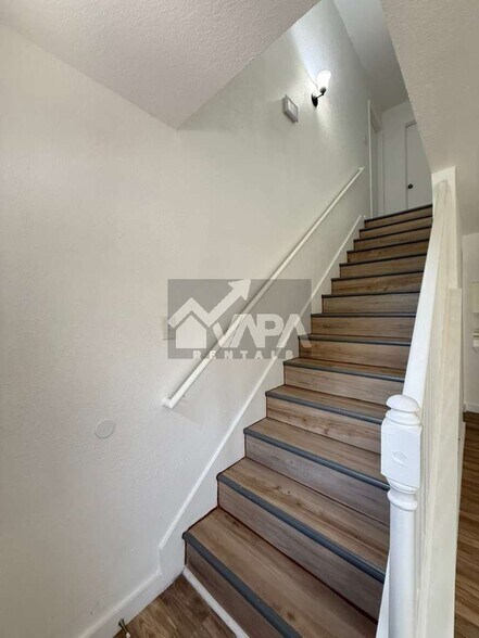Building Photo - 6811 Evercrest Ln