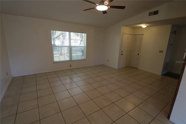 Building Photo - 5017 Oakshire Dr