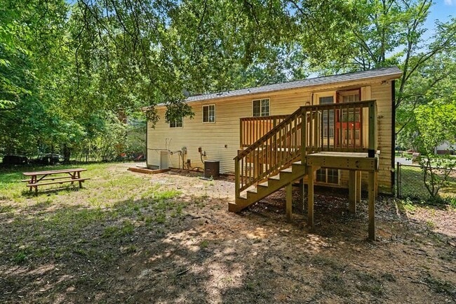Building Photo - 6201 Turtle Neck Ln