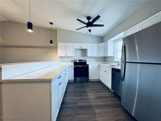Building Photo - 17418 Dowling Dr