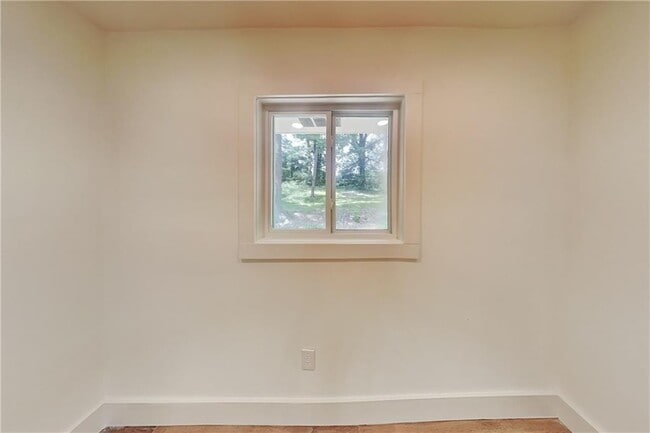 Building Photo - 360 Simpson Terrace NW