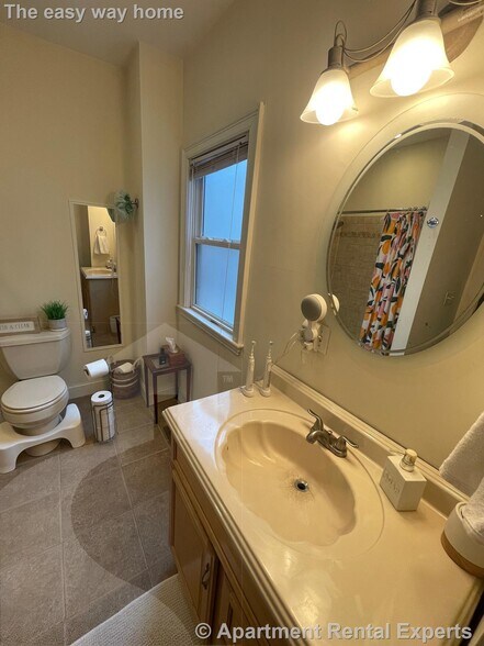 Building Photo - 23 Hall St