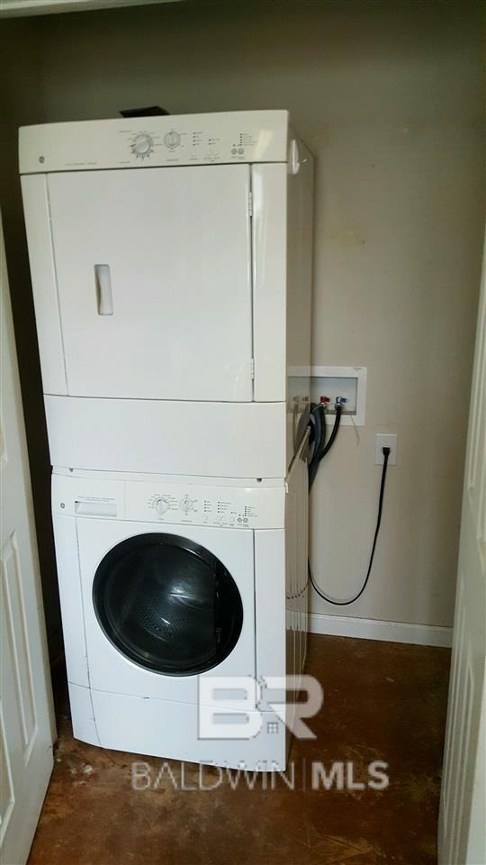 Building Photo - 18390 W Hammond St