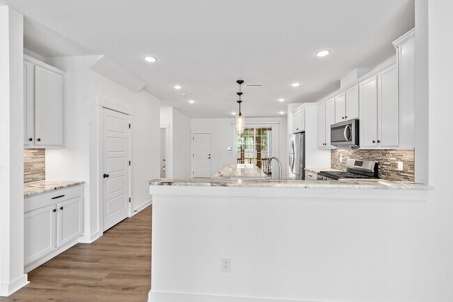 Building Photo - 3 Bedroom Townhome with Rooftop Terrace in Downtown Wake Forest!