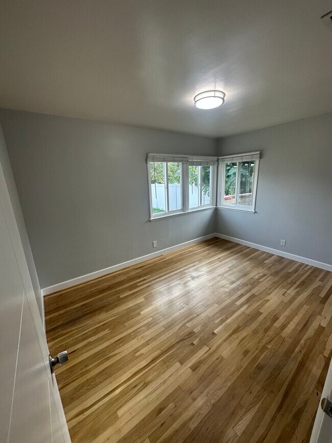 1st Bedroom - 15526 Septo St