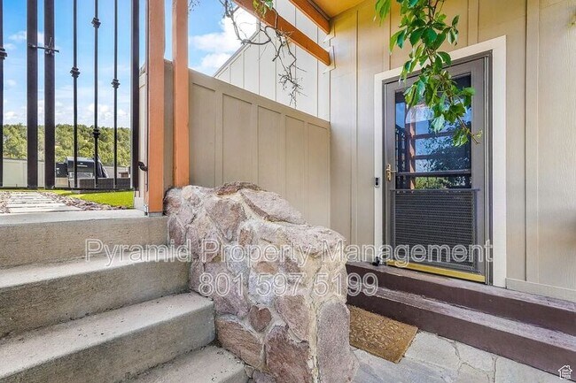 Building Photo - 14600 S Shaggy Mountain Rd