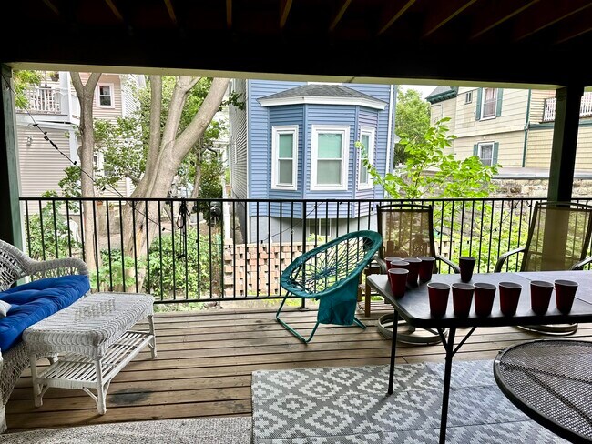 Building Photo - 223 Summer St