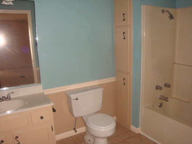 Building Photo - Tenth 1301