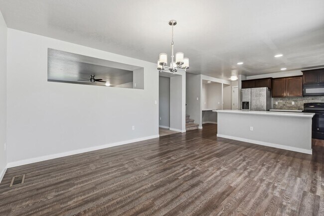 Building Photo - 2662 W Jayton Dr