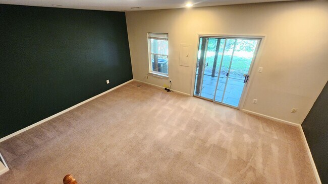 Building Photo - Townhome in Island Creek Subdivision
