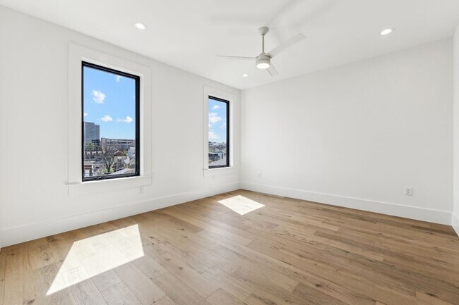 Building Photo - 3135 Parthenon Ave