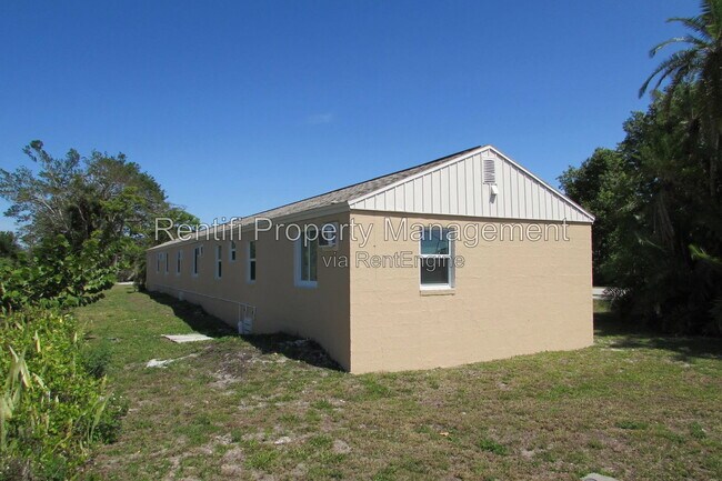 Building Photo - 101 3rd St