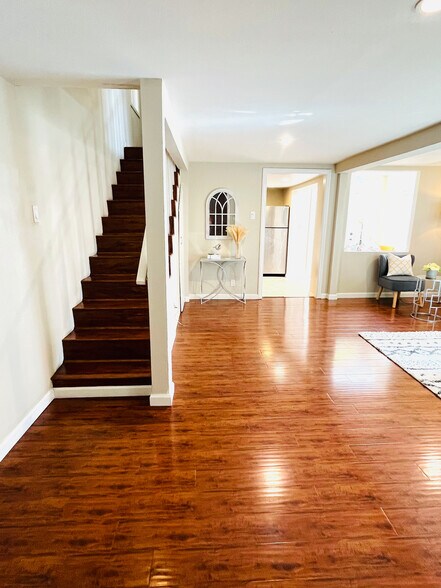 Stairway - 618 Woodland Dr