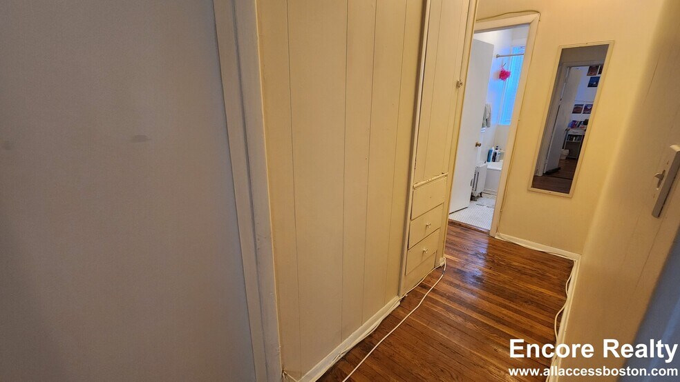 Building Photo - 1999 Commonwealth Ave