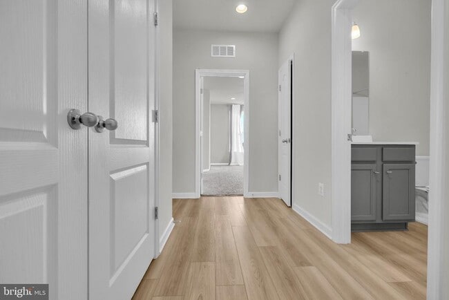 Building Photo - 1106 Overlook Wy