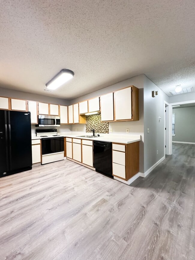 Building Photo - 1444-1446 N Dawn Drive