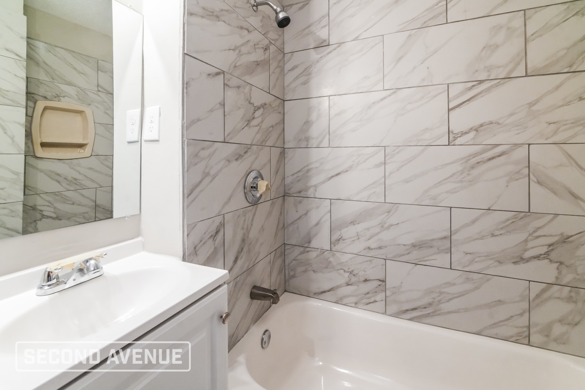 Building Photo - 203 Maple St