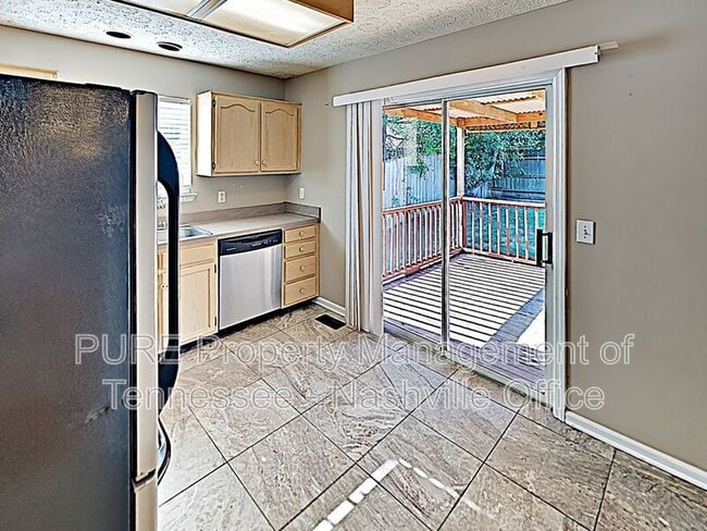 Building Photo - 656 Granwood Blvd