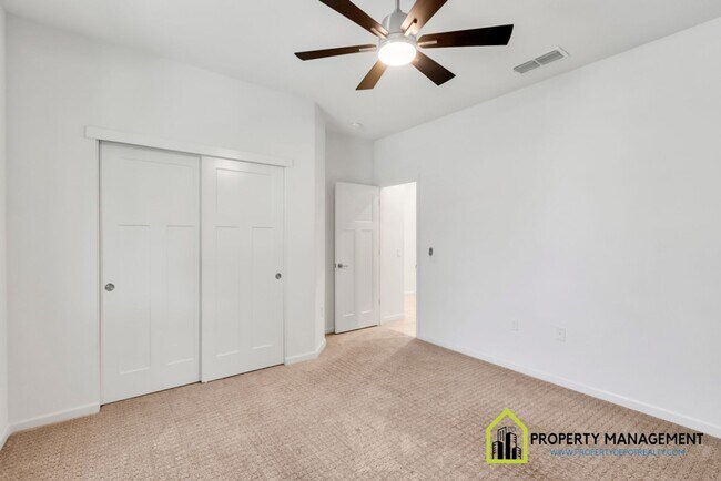 Building Photo - Vineyard Creek-Former Model Home