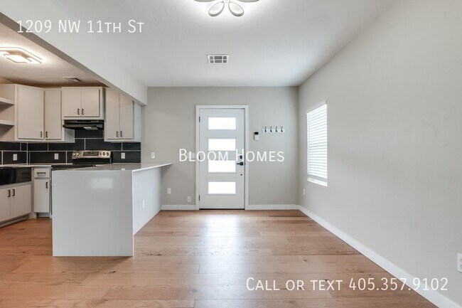 Building Photo - 1209 NW 11th St