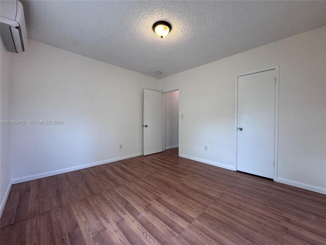 Building Photo - 520 NE 82nd Terrace