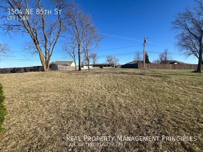 Building Photo - 3504 NE 85th St