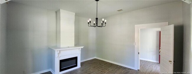 Building Photo - 233 W Barbee St