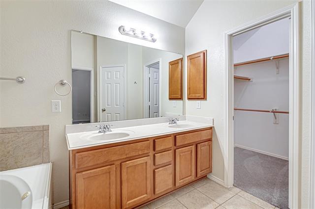 Building Photo - 4011 Alamo Dr