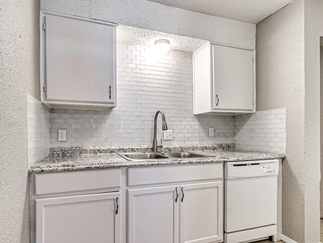Interior Photo - Lakewood Estates Apartments
