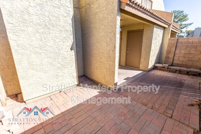 Building Photo - 222 W Brown Rd