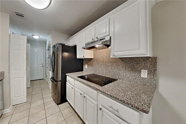 Building Photo - 8435 Sapphire Ln