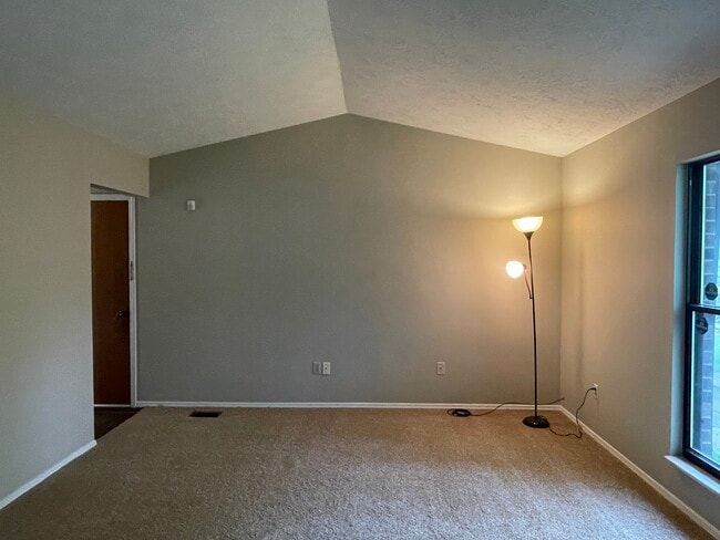 Building Photo - 3105 Charlotte Mill Dr