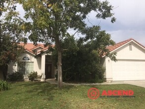 Building Photo - Phenomenal Home Located Off Brimhall and Renfro!